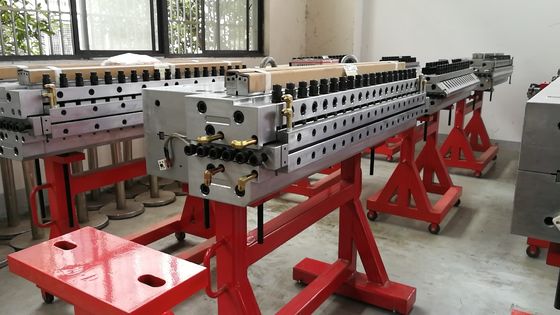Single Cavity 1320mm P20 Foam Board Extrusion Mould for Furniture and Advertising Boards