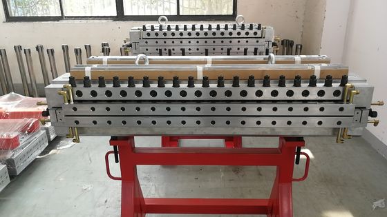 Single Cavity 1320mm P20 Foam Board Extrusion Mould for Furniture and Advertising Boards