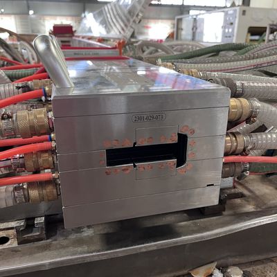 Electroplating Polishing PVC Skirting Baseboard Profile Extrusion Mould for Products
