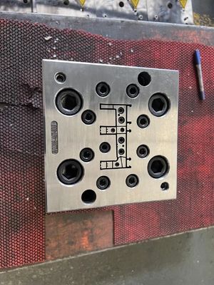 Building Corners PVC Profile Customized with 3CR17 Mould Material Production and Design