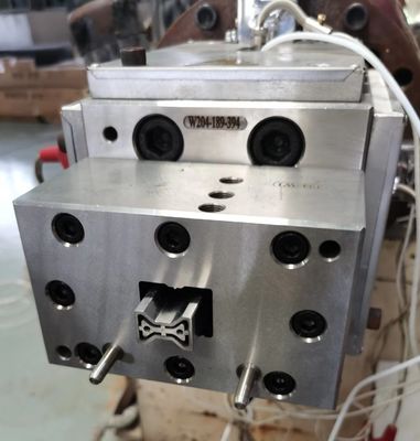 1 Cavity PE WPC Extrusion Mould for Decking Floor/Door Panel Advanced Technology
