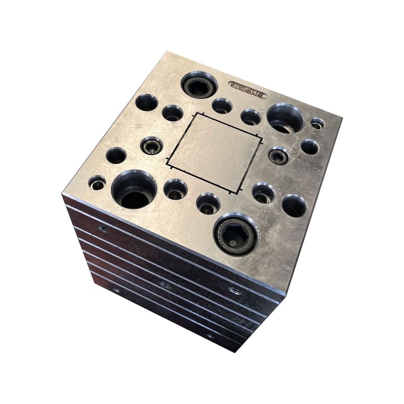 Outdoor Profile Windows Product 3CR17 PVC Trunking Mould and Calibration with Water Tank